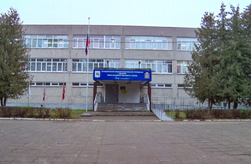 Боец СВО встретился с клинскими школьниками (12+)