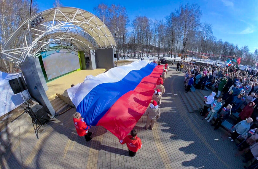 Крымская весна (12+)