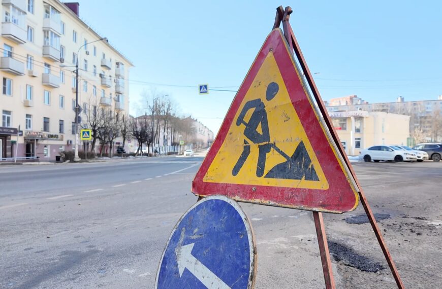 В Клину продолжается ямочный ремонт (12+)