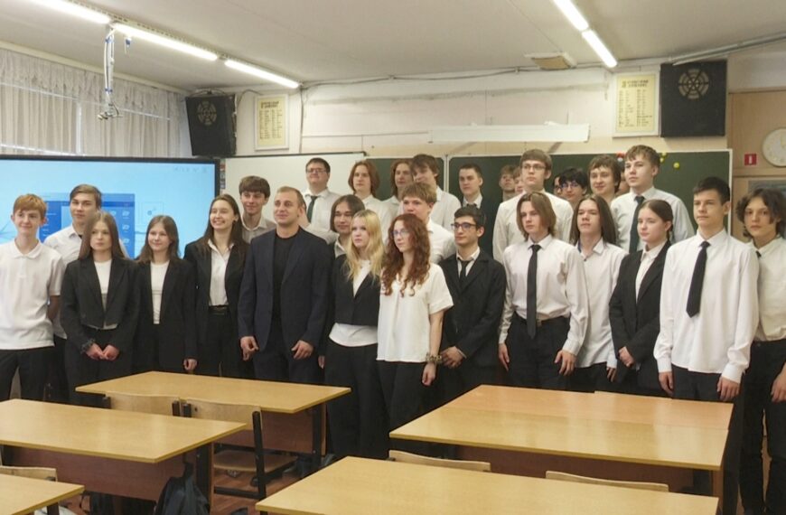 Общественный деятель Александр Зарубин встретился с учениками гимназии им. В. Н. Татищева (12+)