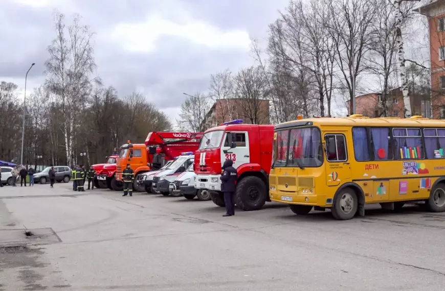 В Клину провели смотр техники накануне пожароопасного сезона (12+)