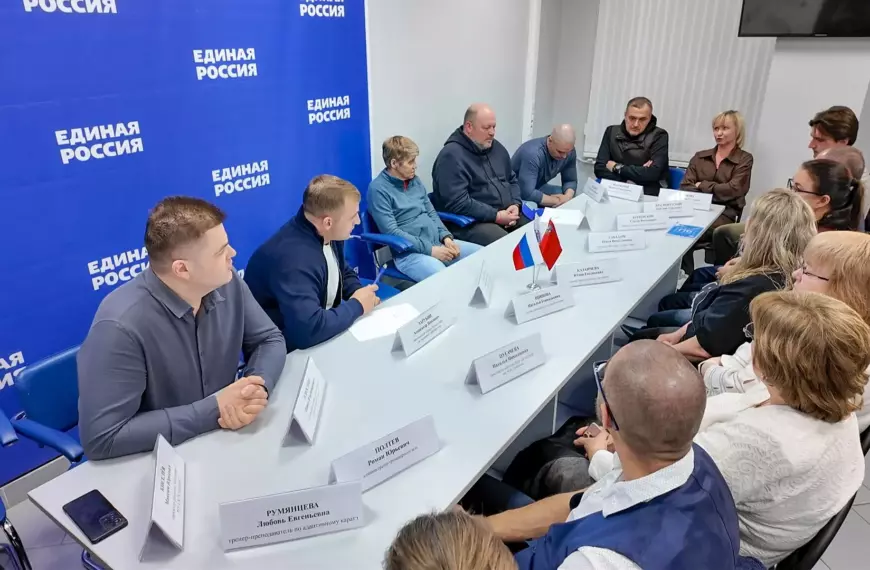Борец ММА Александр Зарубин провел в Клину «круглый стол» по вопросам спорта (12+)
