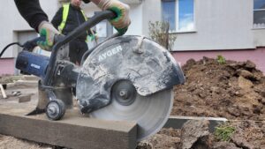 В Высоковске приступили к благоустройству дворов (12+)