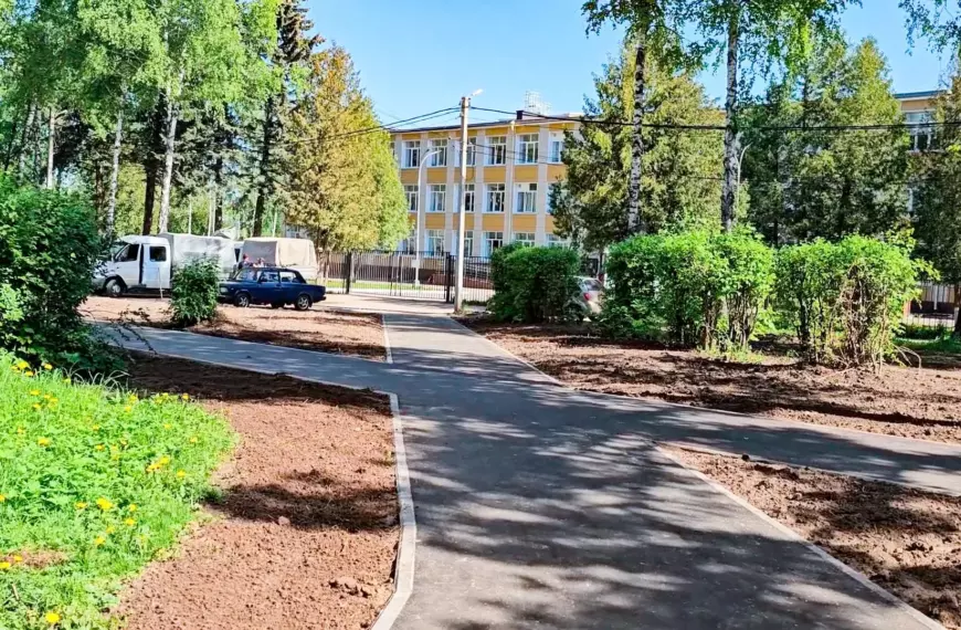 В Клину на улицах 60 лет Комсомола и Самодеятельная проводят благоустройство (12+)
