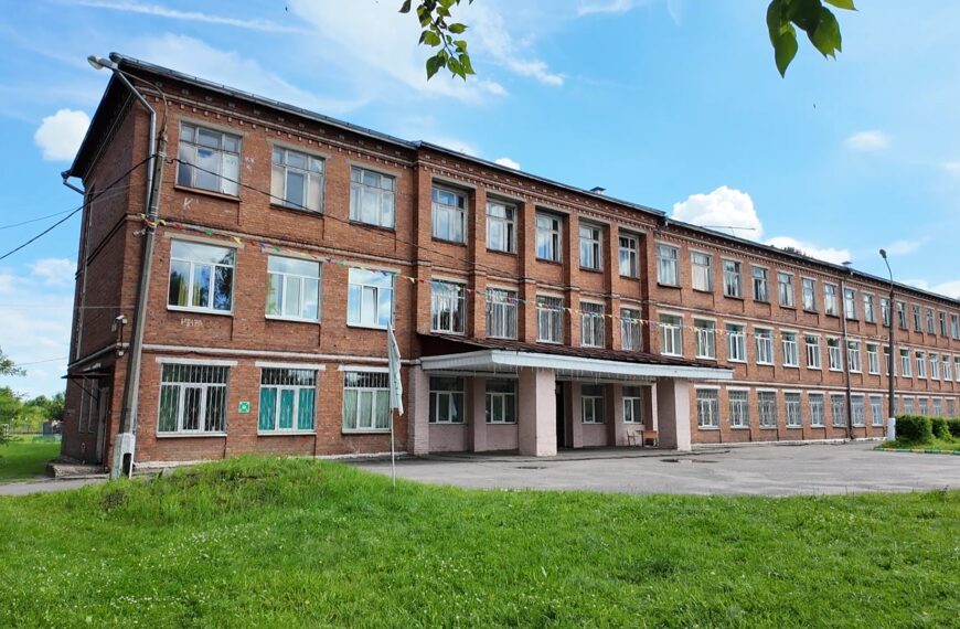 В Клину полицейские с подростками отработали действия на случай возникновения внештатных ситуаций (12+)