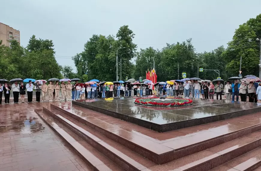 На «Вечном огне» прошел митинг ко Дню памяти&hellip;