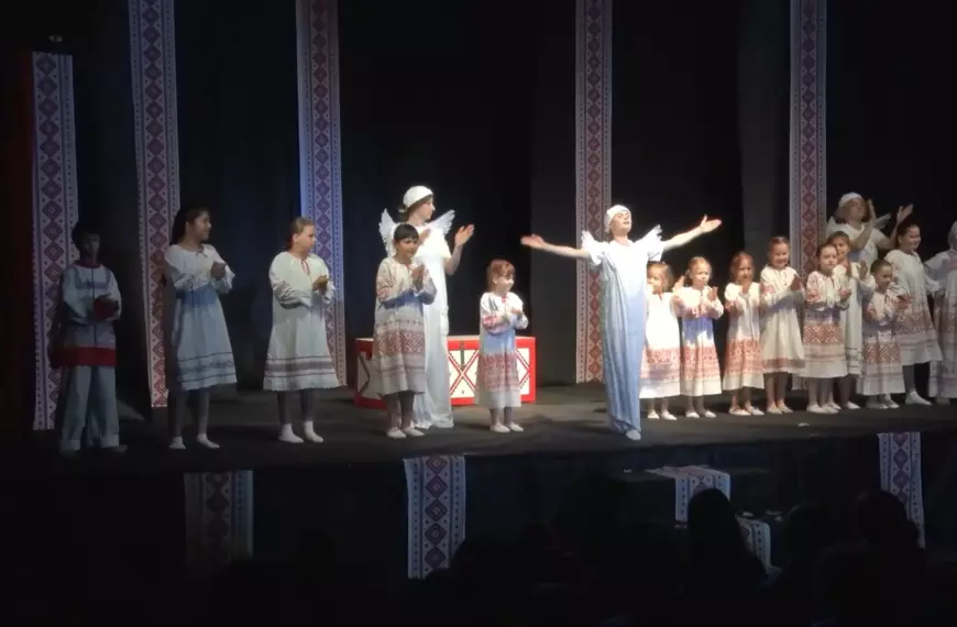 Спектакль для летнего лагеря в клубе «Времена года» (12+)