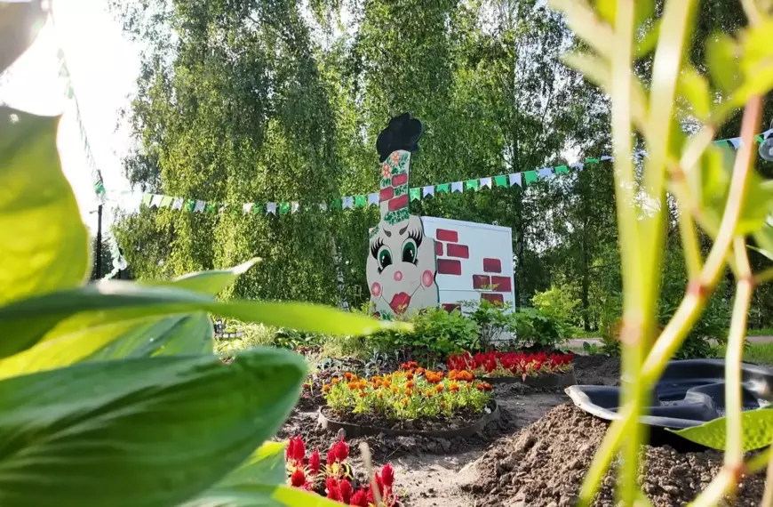 В Демьяново идёт подготовка к «Вальсу цветов» (12+)