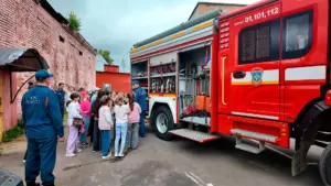 Пожарные побывали в детской библиотеке (12+)