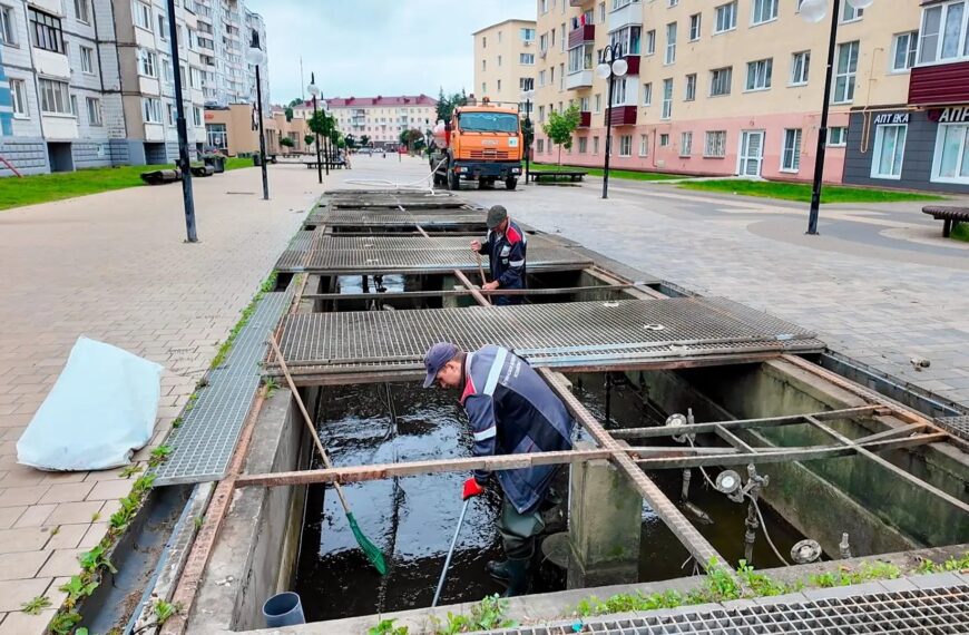 В Клину проверили фонтан в сквере Афанасьева (12+)