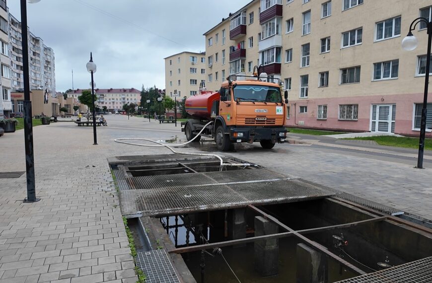В Клину проверили фонтан в сквере Афанасьева (12+)