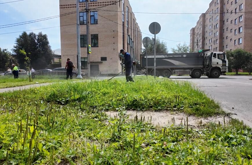 «Клинское городское хозяйство» приводит в порядок общественные пространства (12+)