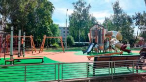 На ул. Карла Маркса установили игровой комплекс (12+)