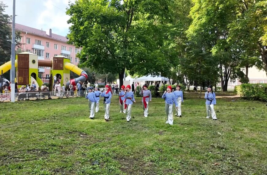 В Клину отметили День соседей (12+)