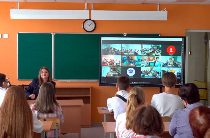«Киберурок» — новый проект в клинских школах (12+)