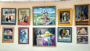 В Клину открылась выставка «Эмоции красок» (12+)