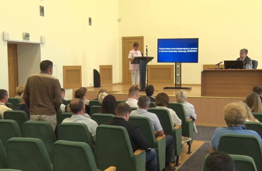 Глава городского округа Клин Василий Власов провел еженедельное совещание (12+)