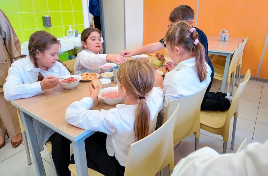 В Клину проверили качество питания в школах (12+)