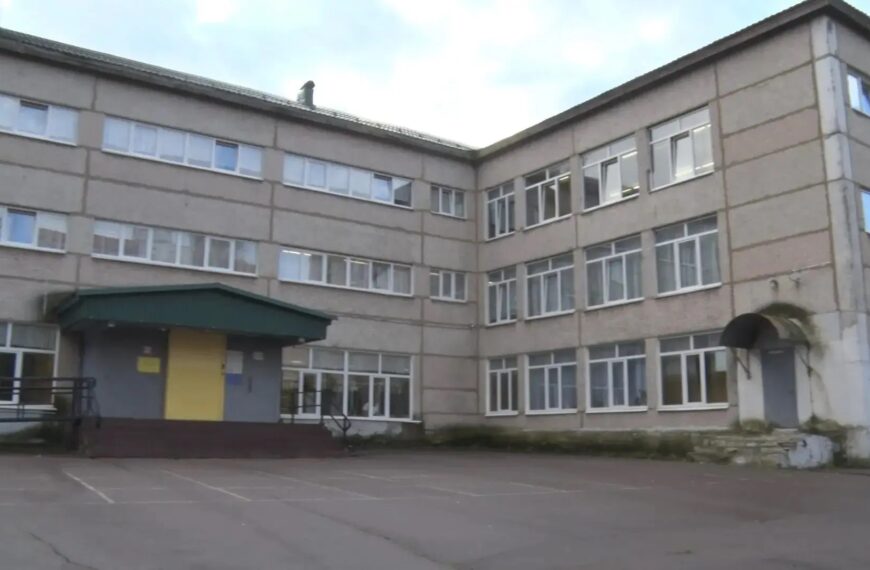 Семье участника СВО передали награду (12+)