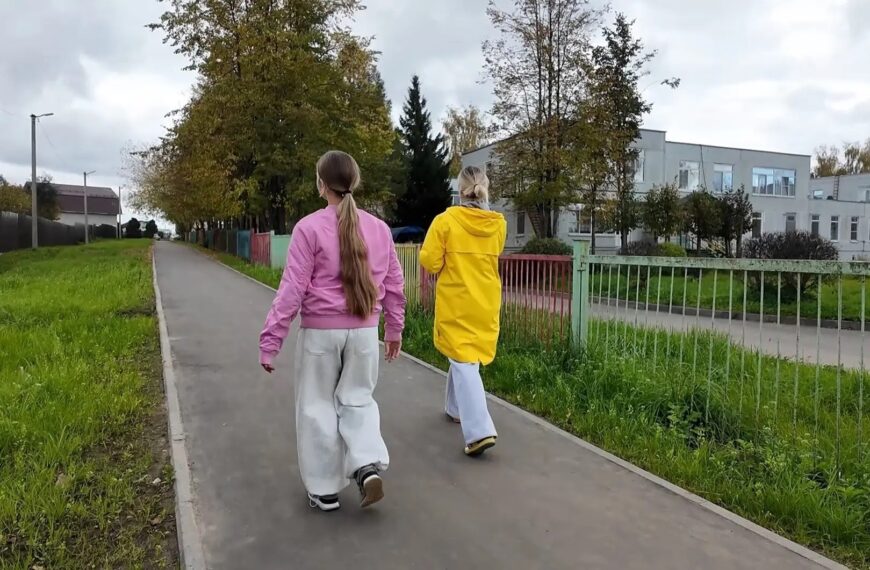 Глава городского округа Клин Василий Власов проверил благоустройство народных троп по региональной программе (12+)