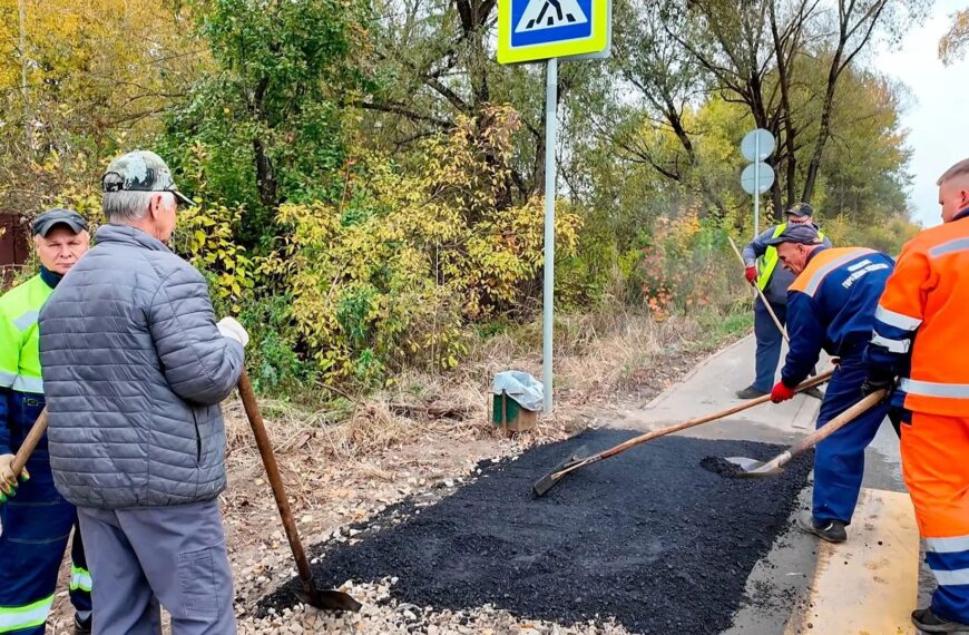 В г. о. Клин продолжается ямочный ремонт горячим асфальтом (12+)