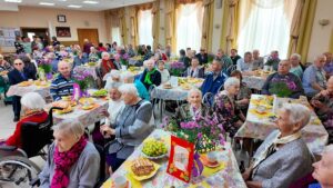 Клинчан серебряного возраста поздравили с Днем пожилого человека&hellip;