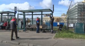 В Клину на автобусных павильонах меняют стеклянные элементы&hellip;