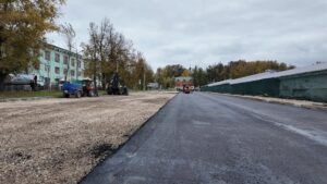 В Клину на ул. Литейной обновили парковку (12+)
